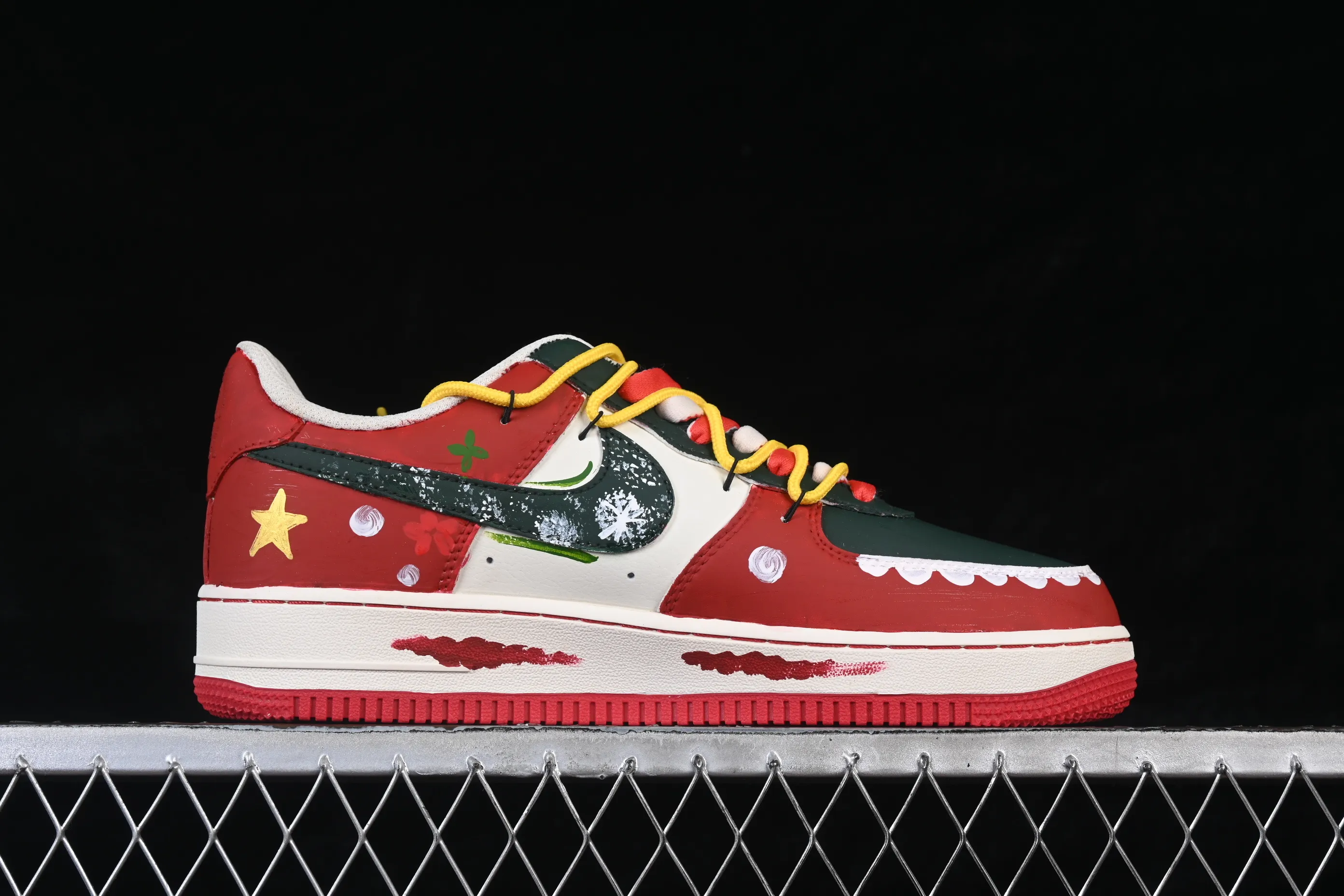 All categories Nk Air Force 1 Air Force series Nk Air Force 1 Low Air Force low-top Nike Air Force 1'07 Low "Christmas Frosting" Hand-painted graffiti Christmas frosting Air Force 1 low-top casual sneakers SD1990-101
